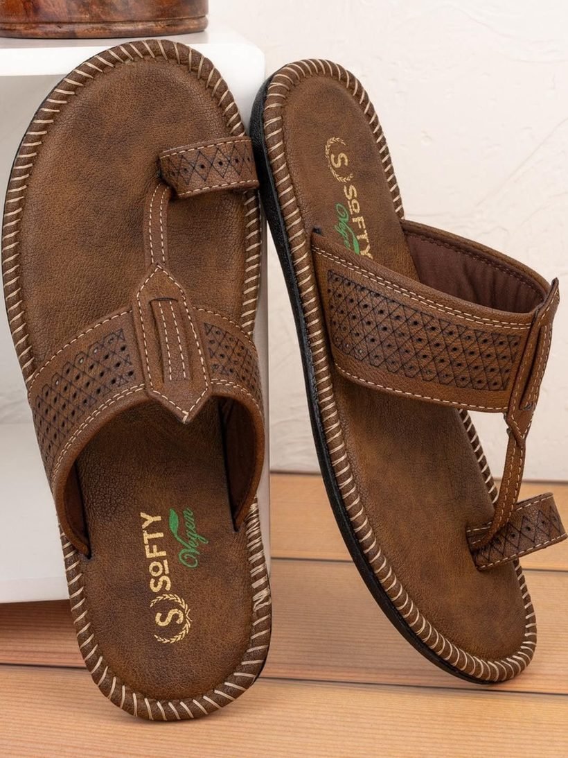 Relaxed Pleated Chinos